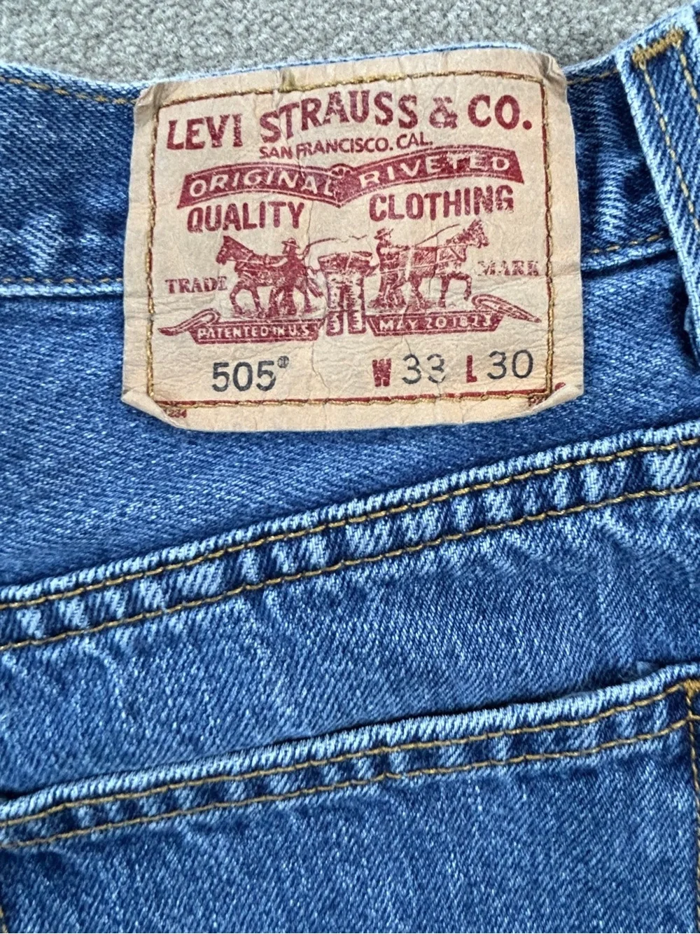 Vintage Y2K Levi’s 505 Regular Fit Zip Fly Jeans